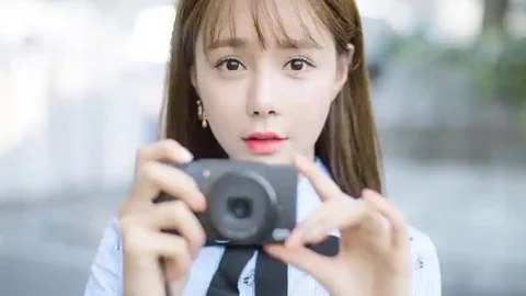 孙颖莎丢球后把自己训了一顿